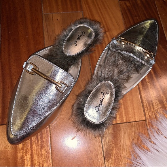 NEW Qupid Fur Silver Metallic Pointed Mules Loafers Flats - Picture 9 of 11
